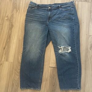 OLD NAVY - MID RISE BOYFRIEND LOOSE - RIPPED JEANS - SIZE 18